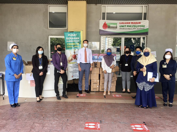 DaVita Malaysia Donates Face Masks to Hospital Ampang Kuala Lumpur
