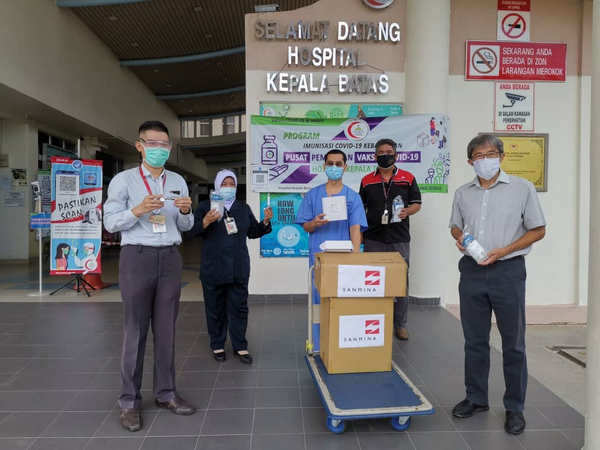 Sanmina-SCI Systems (M) donates medical supplies to Hospital Kepala Batas