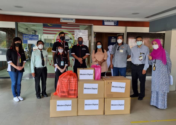 Western Digital delivered RM100k worth of medical equipment to Hospital Tengku Ampuan Rahimah Klang