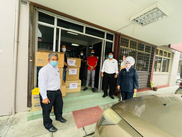Samtec Asia Pacific (M) Sdn Bhd Donates PPE to Local Health Department